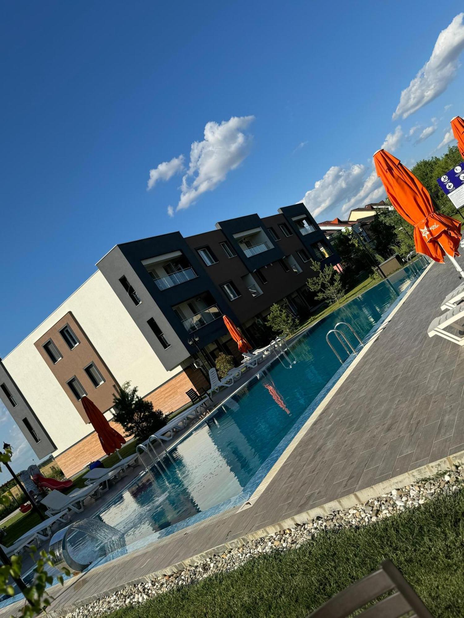 Libertatii Gardens Poolside Airport&Therme Otopeni Exteriér fotografie