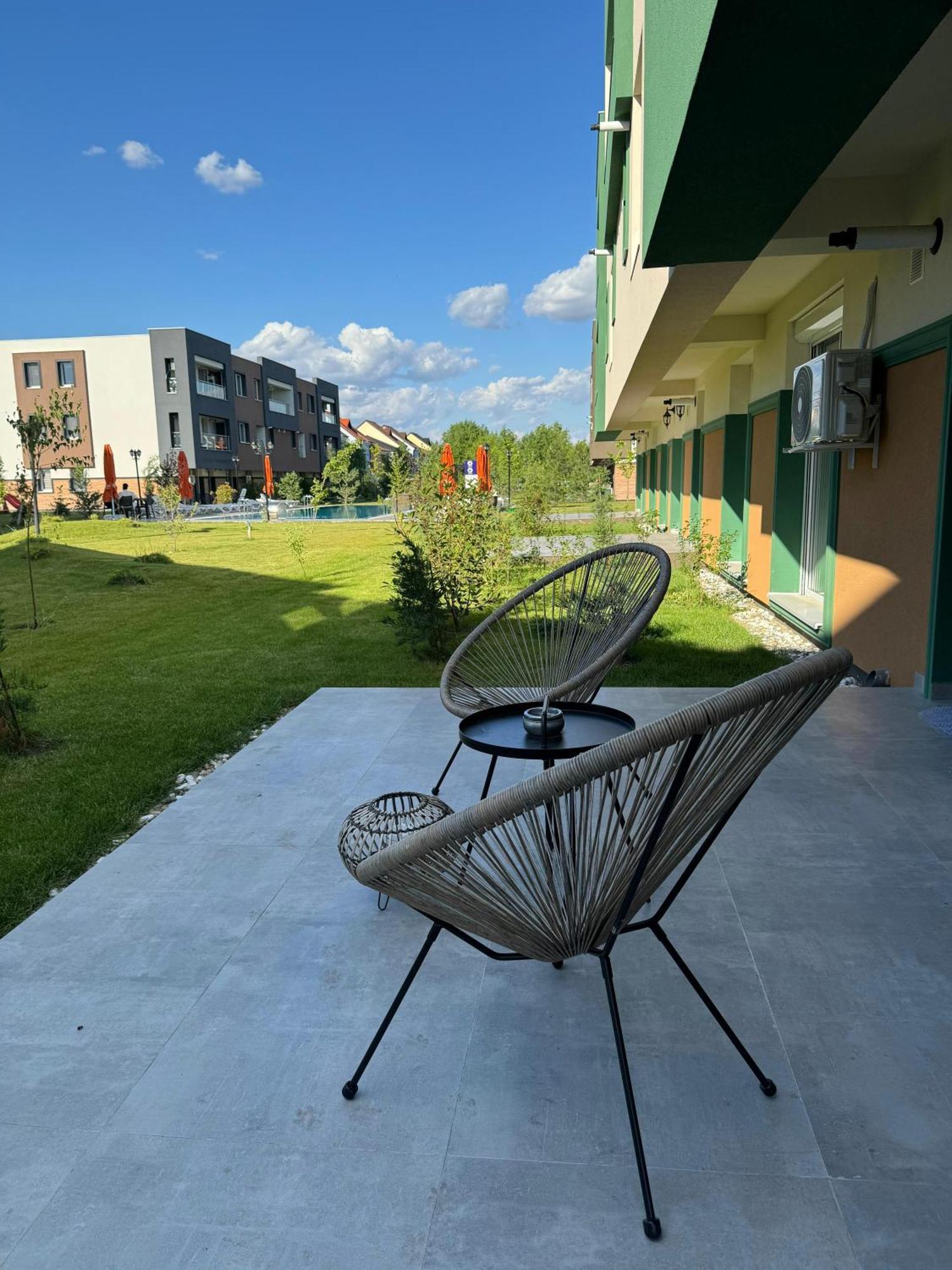 Libertatii Gardens Poolside Airport&Therme Otopeni Exteriér fotografie